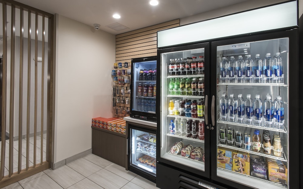 Holiday Inn Express and Suites Phoenix North Happy Valley an IHG Hotel 34/64