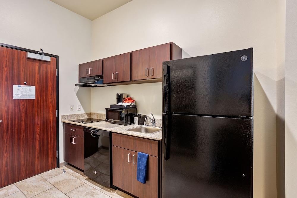Cobblestone Hotel & Suites-Little Chute 42/48