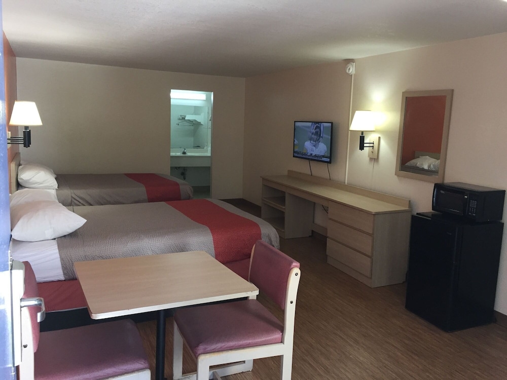 Motel6 Raleigh, NC Cary 42/54