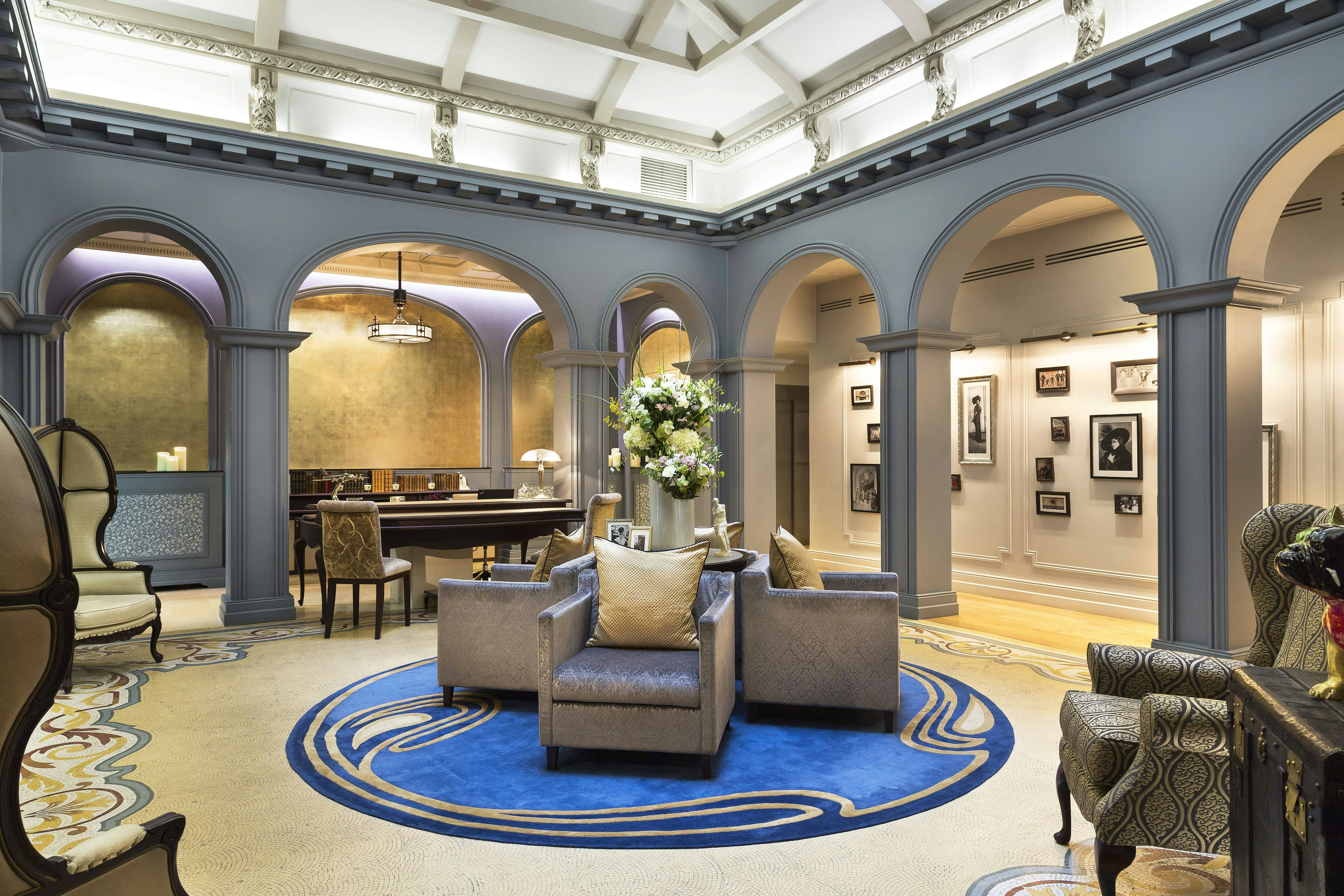 La Clef Louvre Paris by The Crest Collection 22/44