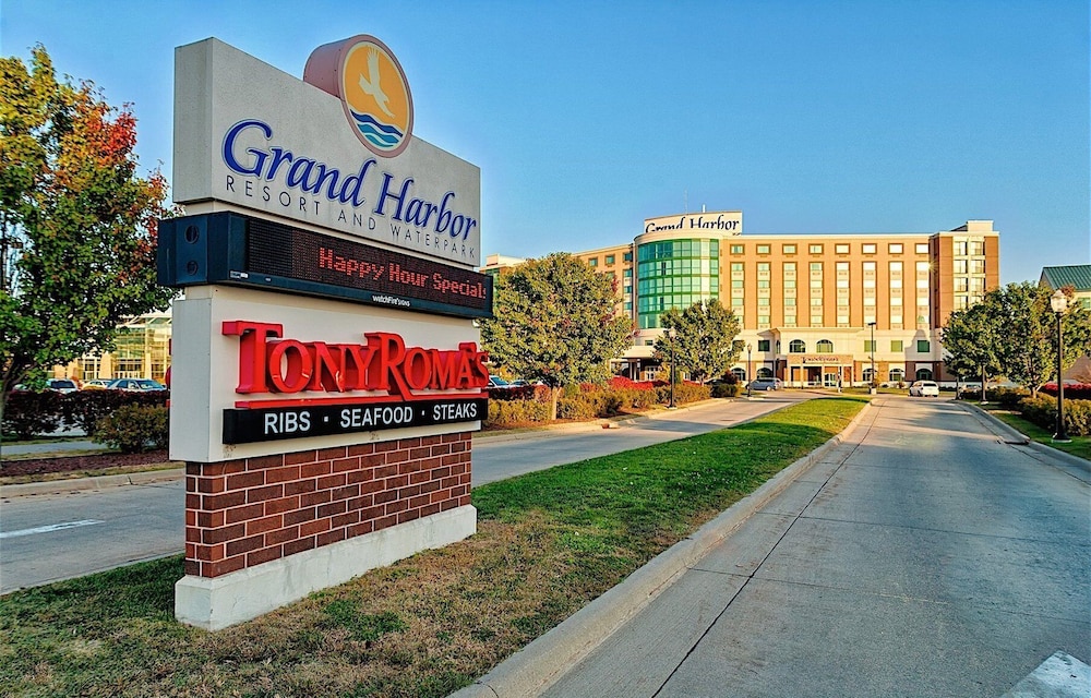 Grand Harbor Resort 1/43