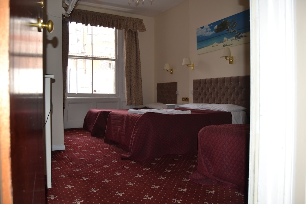 Hyde Park Court 31/50