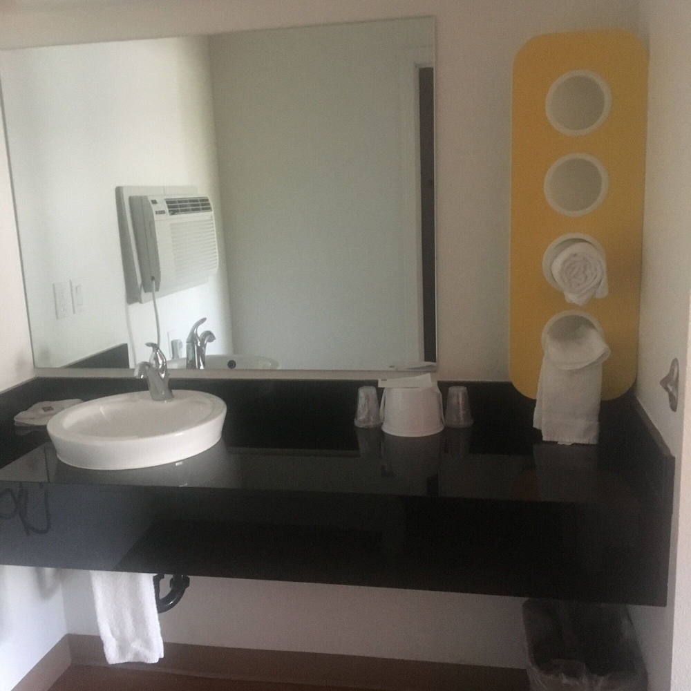 Motel6 Bremerton, WA 30/33