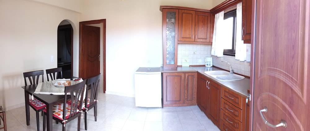 Toulas Apartments 50/50
