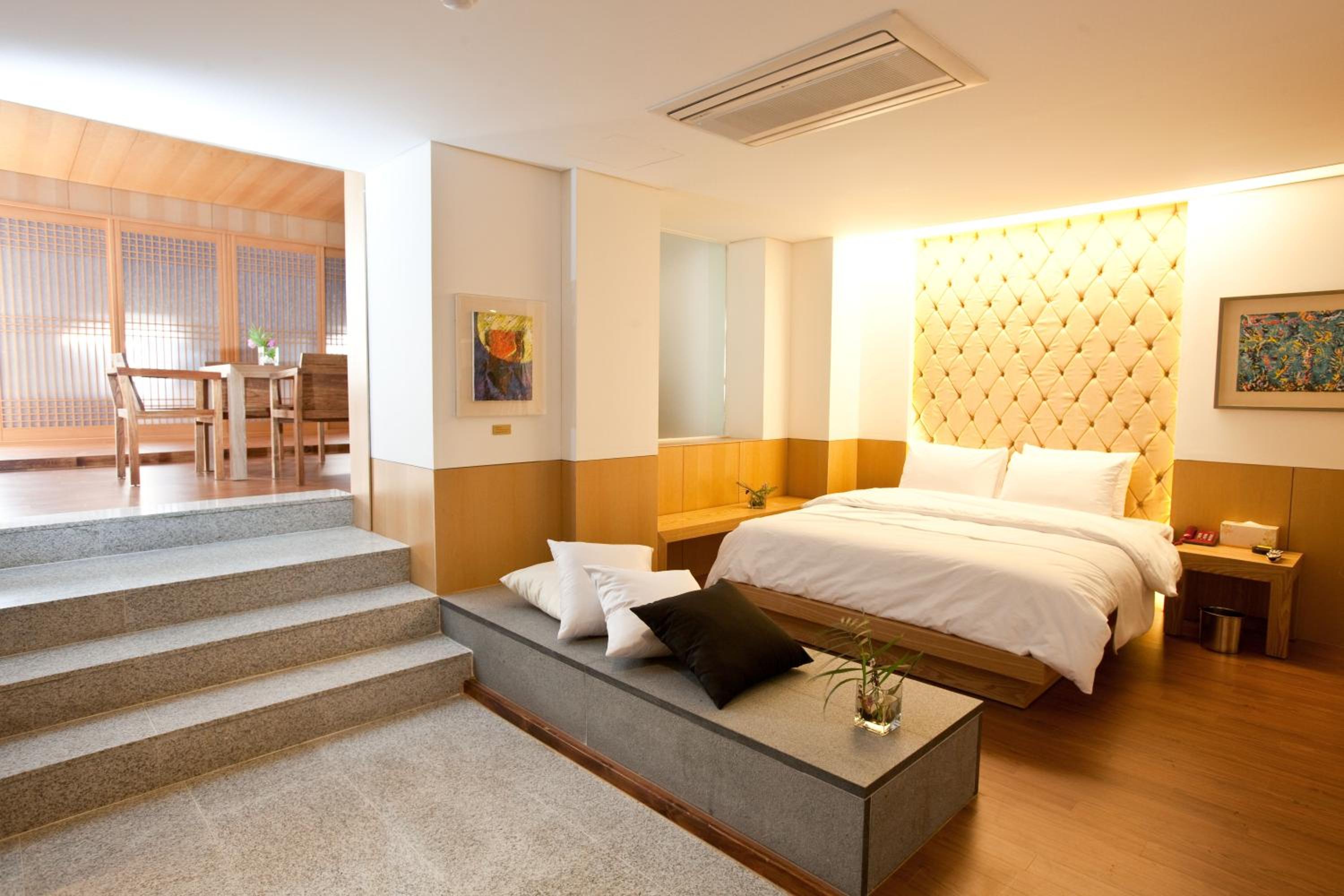 Yuwon Hotel 16/57