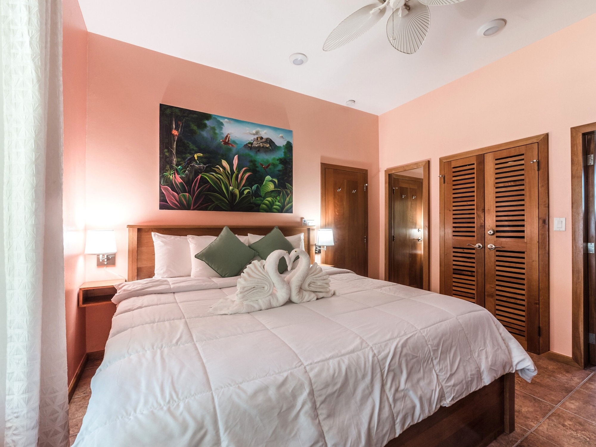 2 Bedrooms, Senior, Suite, Futon Bed, King and Queen Bed, Beach Side