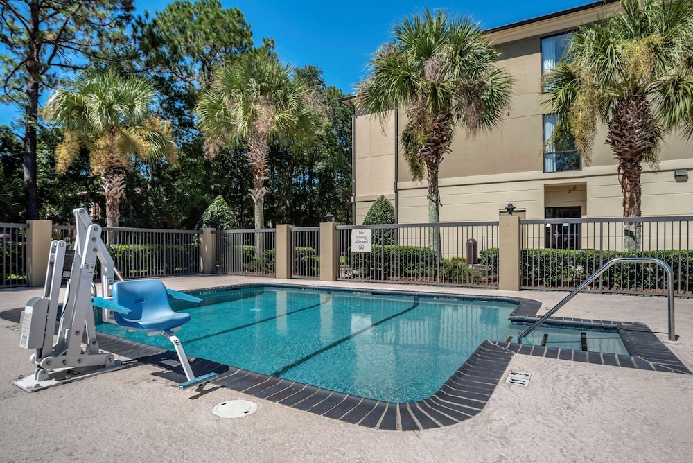 Comfort Suites Mobile West Tillmans Corner 36/40