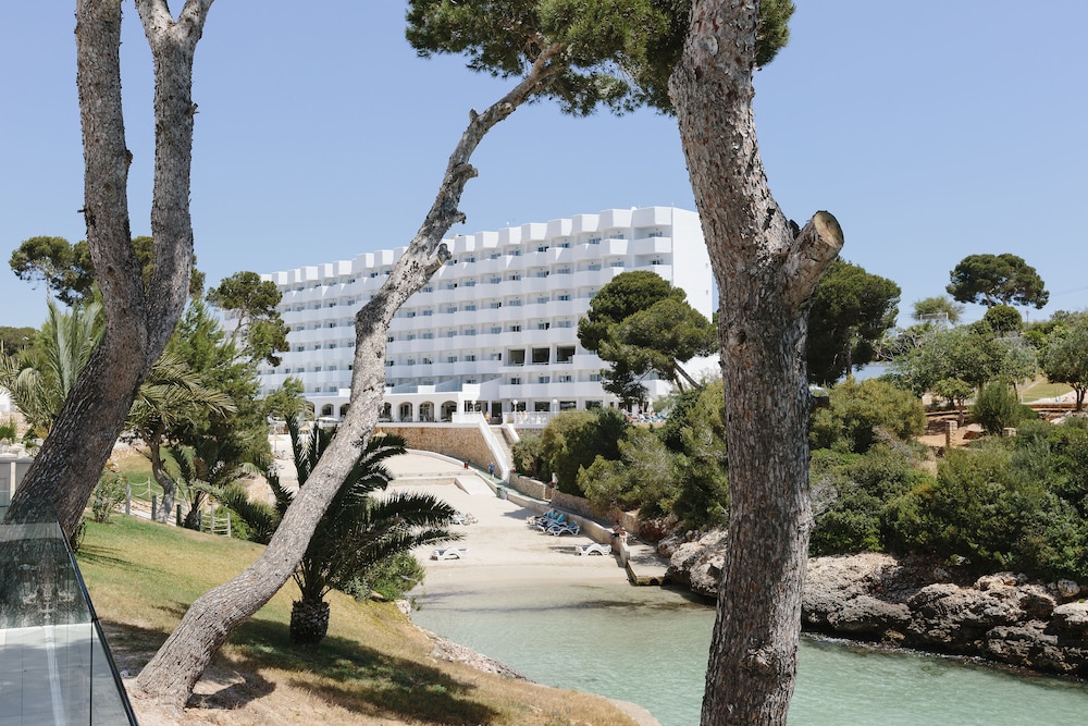 Aluasoul Mallorca Resort - Adults Only 65/71