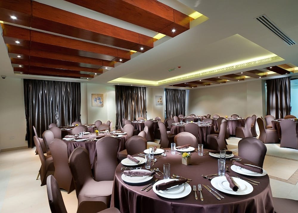 Al Hail Waves Hotel Managed By Centara 69/78