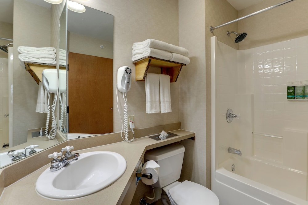 Standard, King Bed, Stoney Creek Quincy 3/4