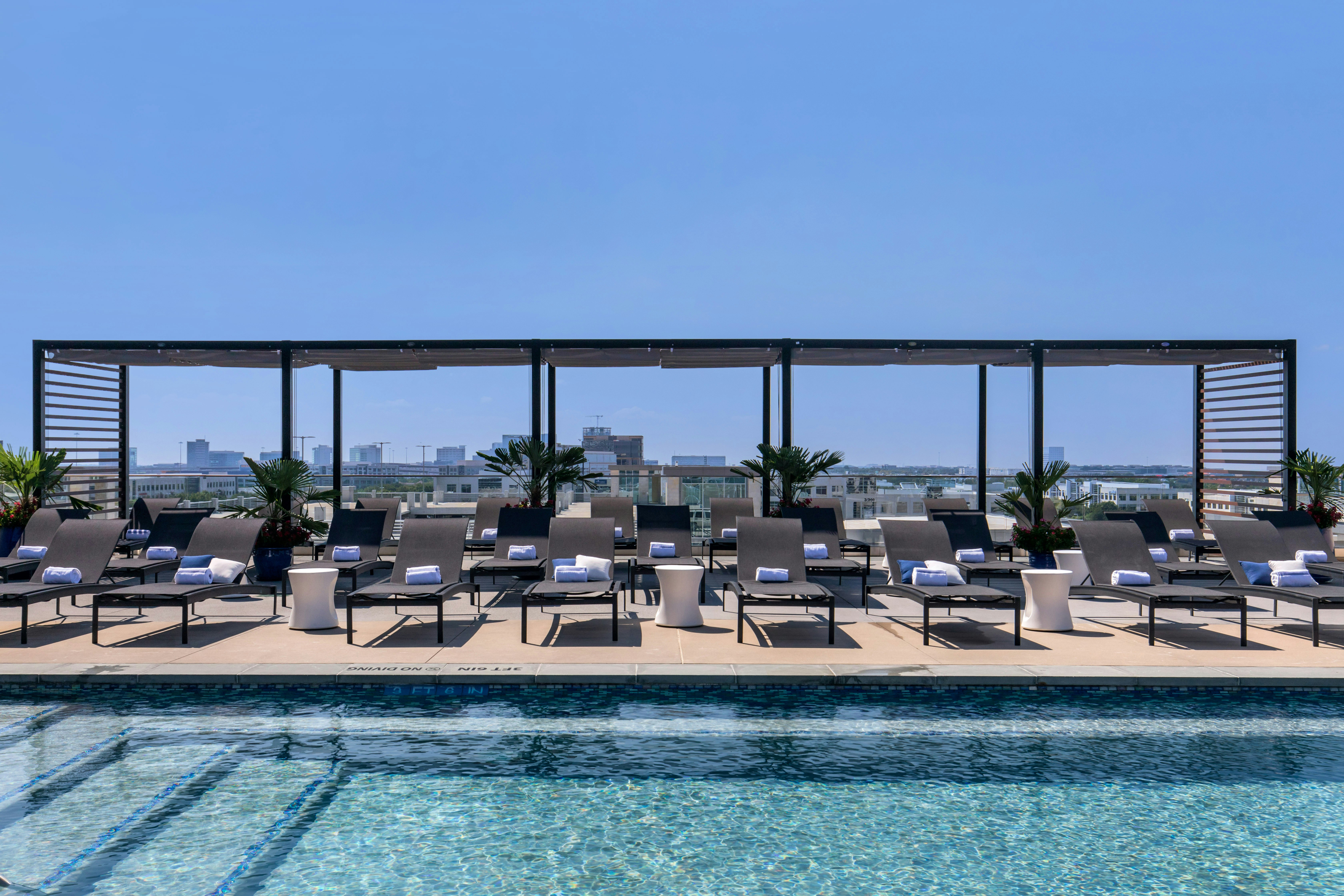 Omni Frisco Hotel 72/75