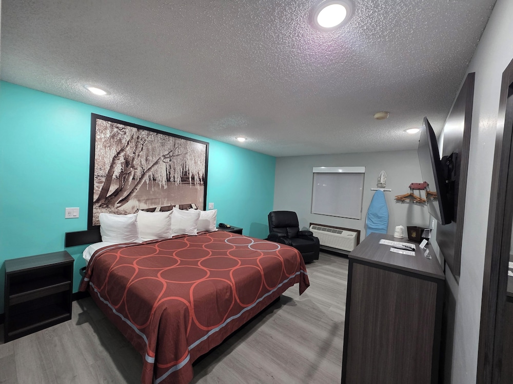 غرفة قياسية بسرير كينج، Super 8 By Wyndham Emporia 5/10