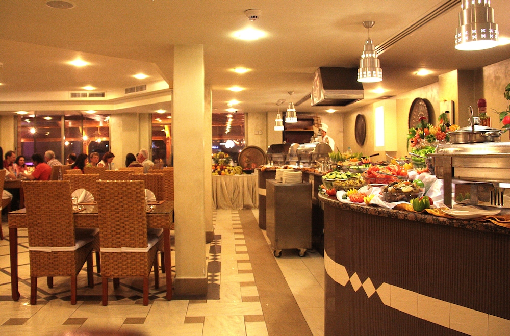 Captain S Hotel 40/58
