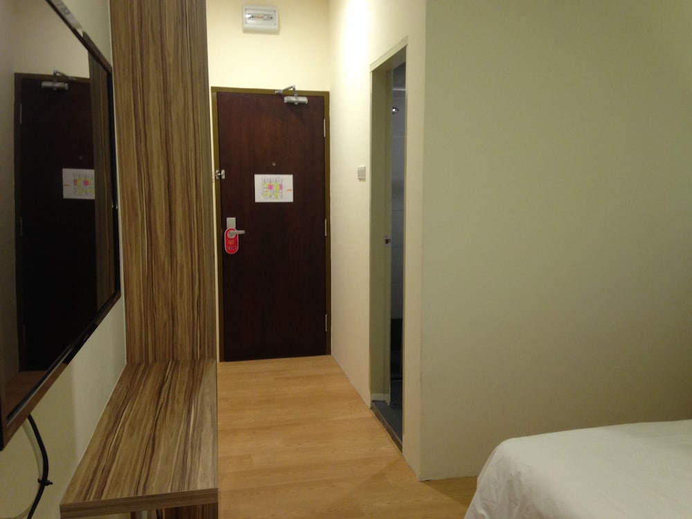 Tumike Hotel 25/58