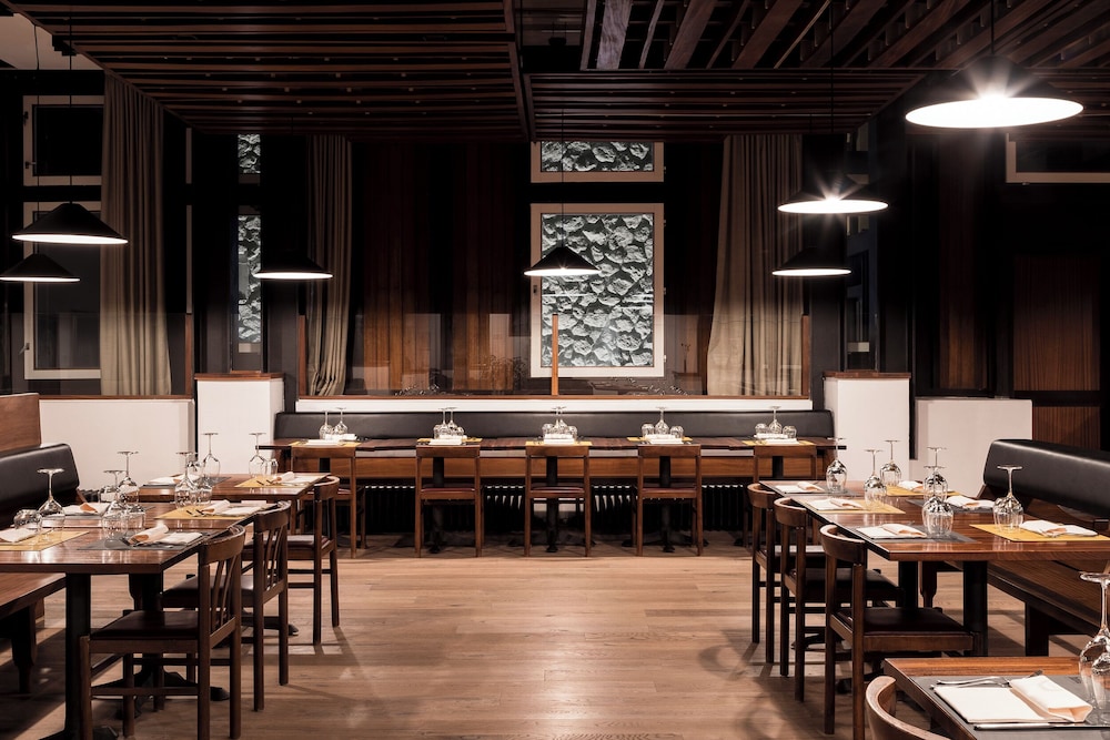 Boite Hotel 38/50