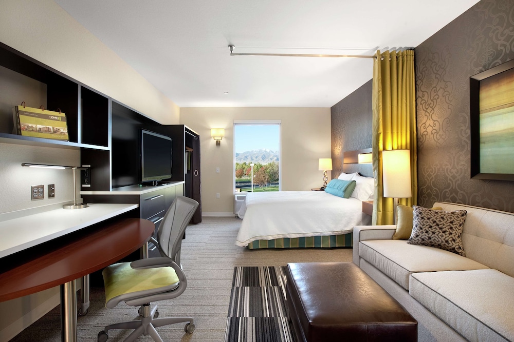 Studio, Queen Bed, Accessible