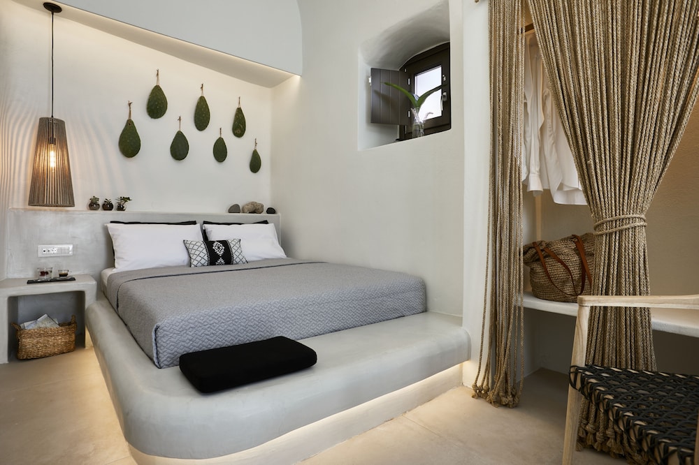 SUITE, OUTDOOR JETTED TUB