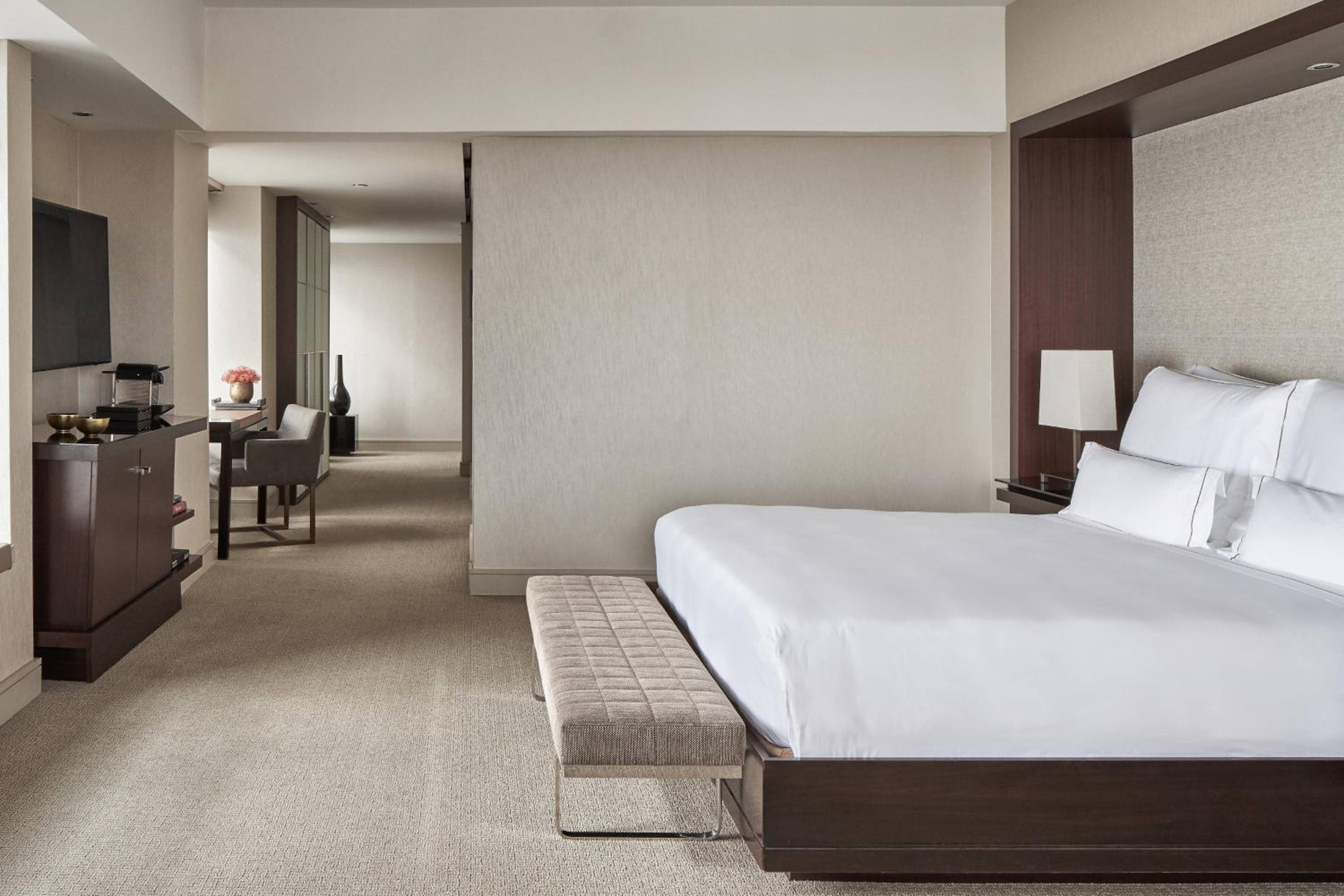 Room, King Bed, Landscape View
