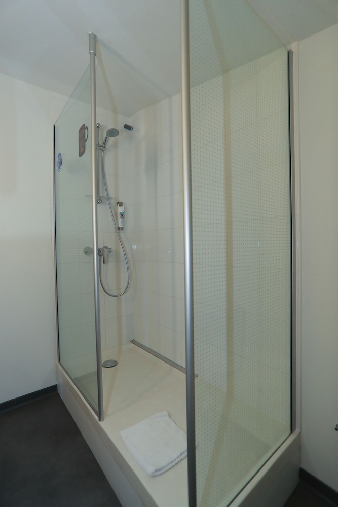 Ibis Aurillac 17/63