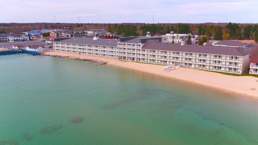 Hamilton Inn Select Beachfront 56/64
