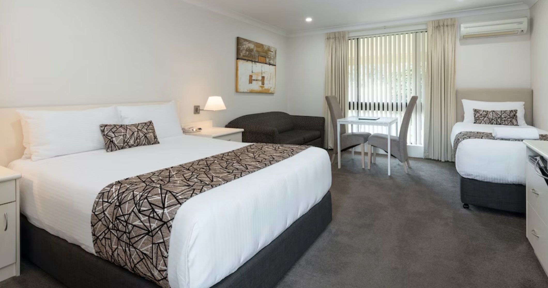 Executive, Twin Beds