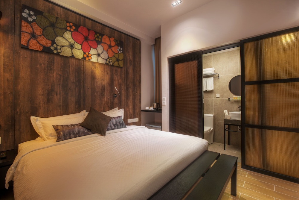 Hotel Twenty 8B 18/40