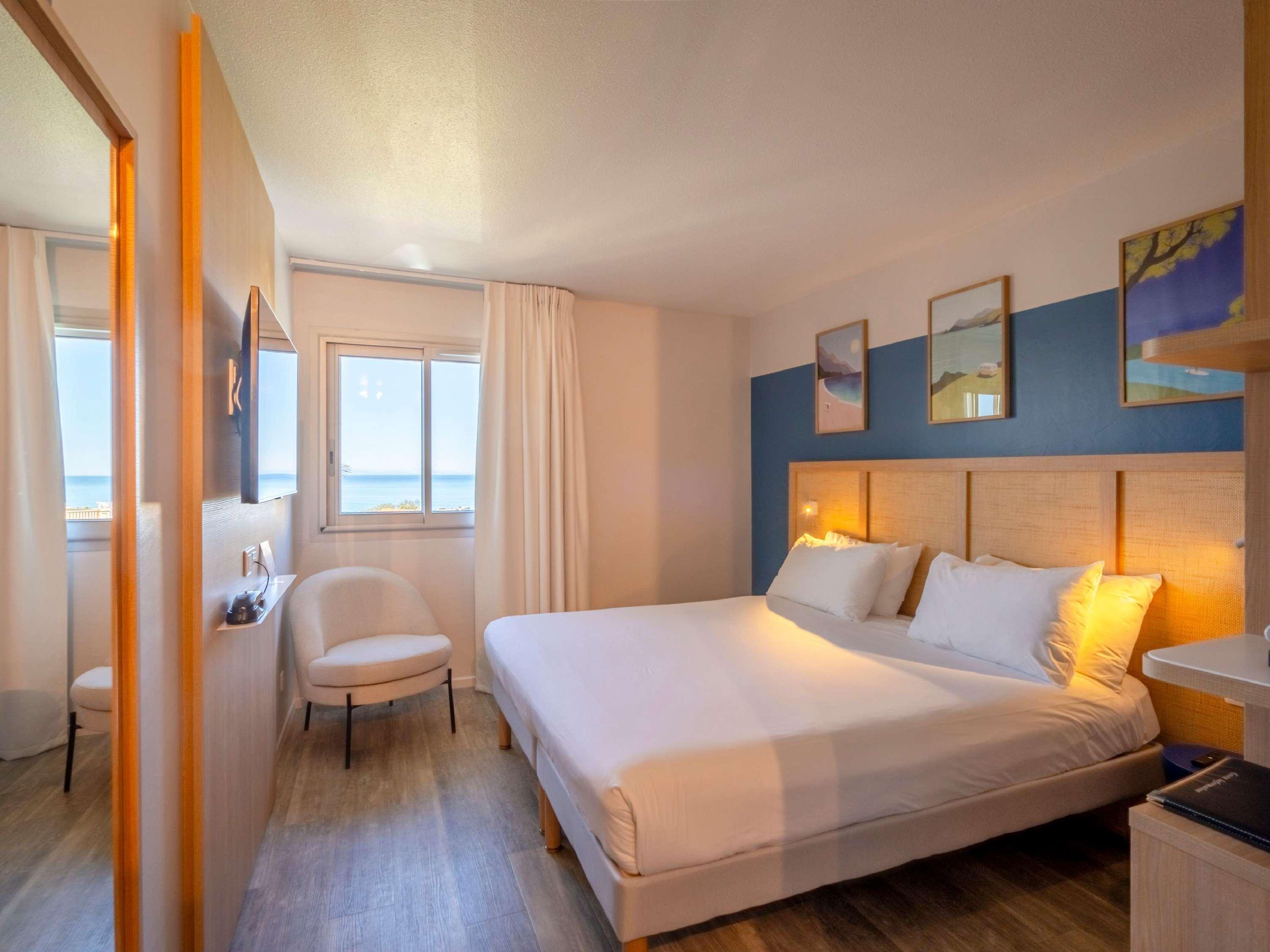 STANDARD, DOUBLE OR TWIN BED, SEA VIEW