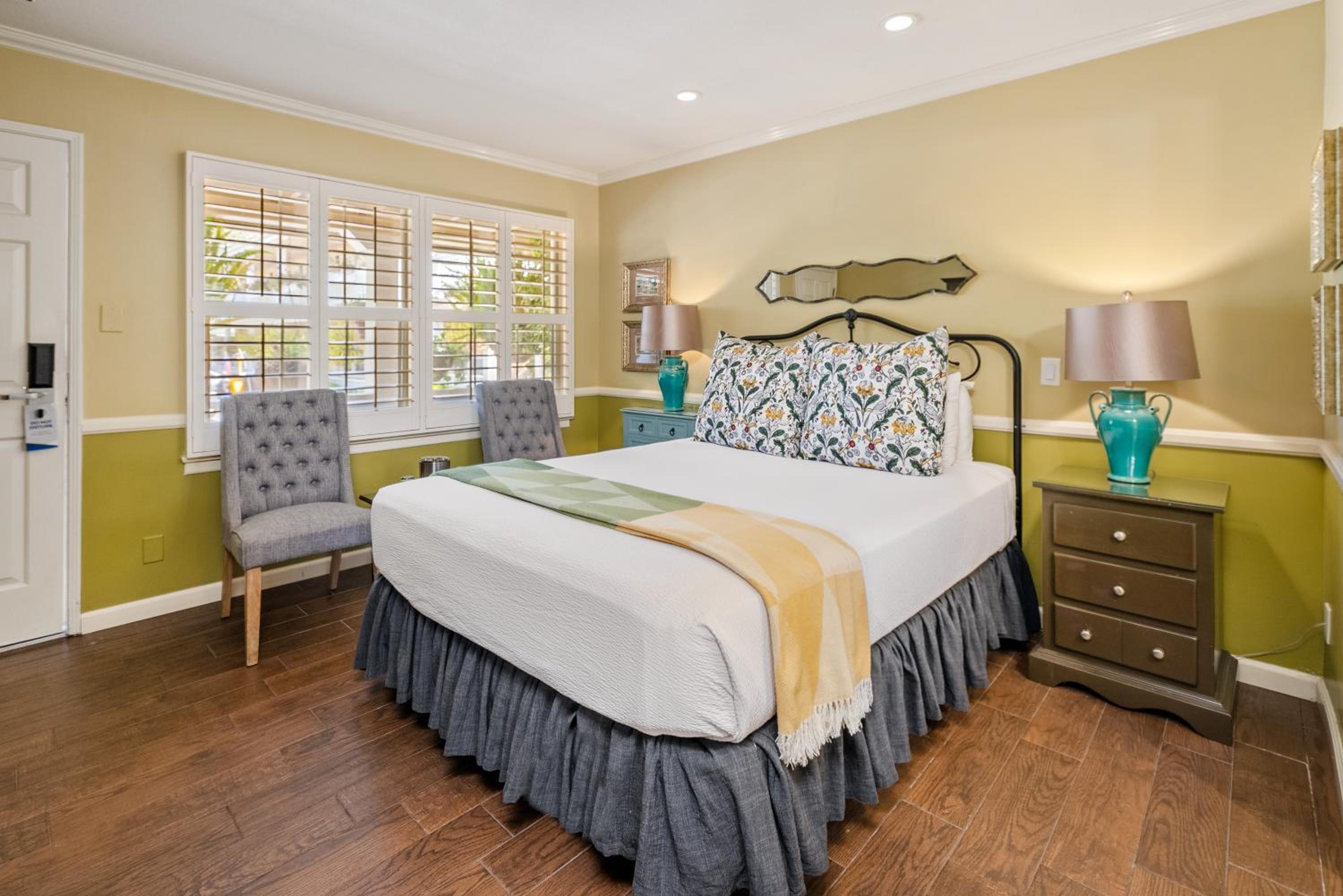 queen bed