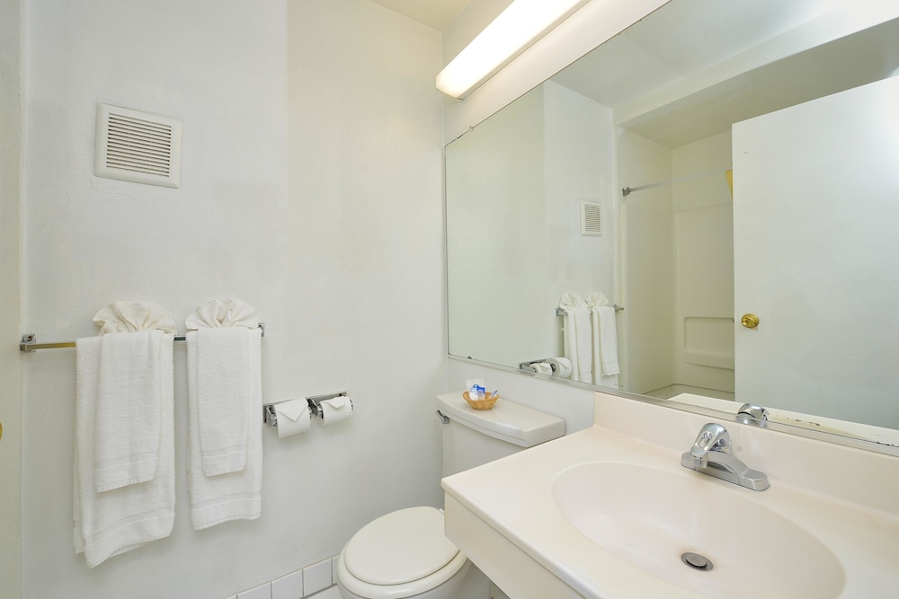 Americas Best Value Inn Chico 12/30