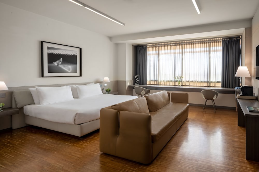 JUNIOR SUITE, SOFA