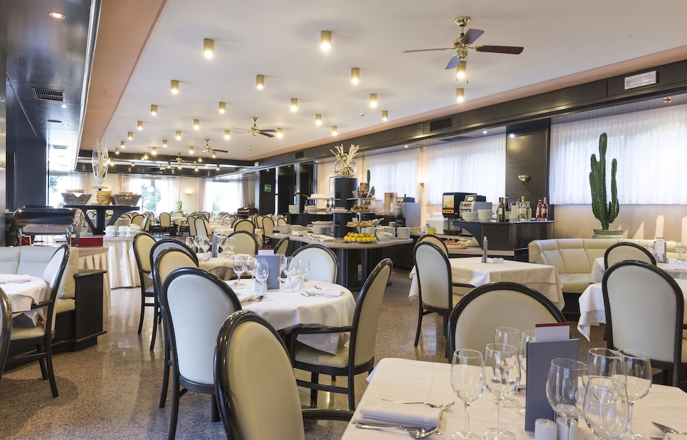 HOTEL DRAGO 37/50