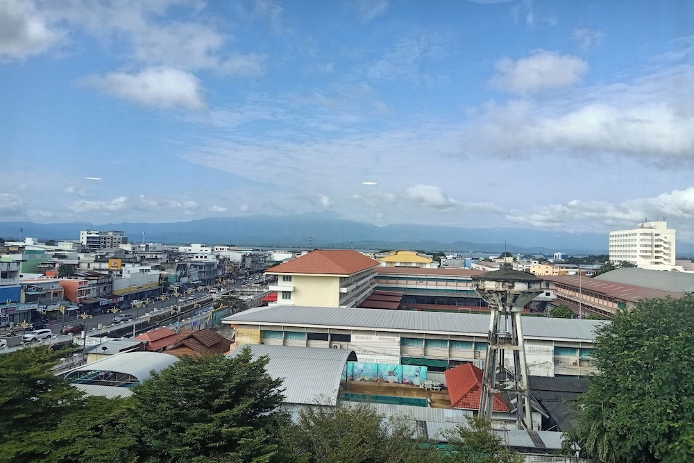 Phayao Northen Lake Hotel 29/32