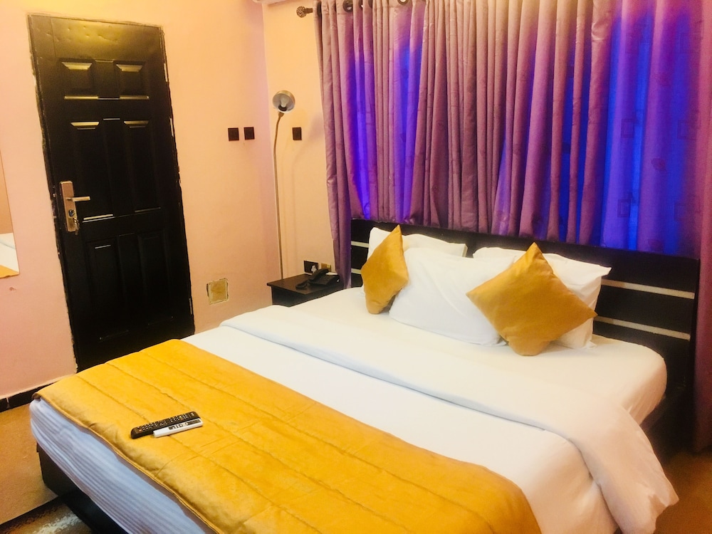 Esporta Suites Lekki 9/21
