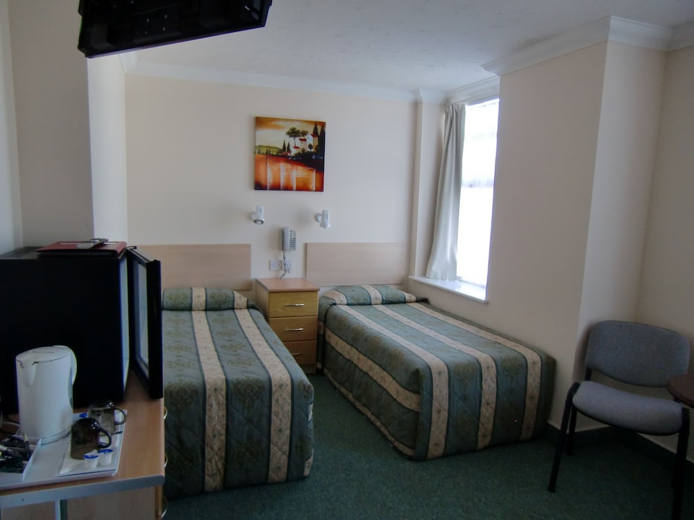Eastbourne Riviera Hotel 17/64