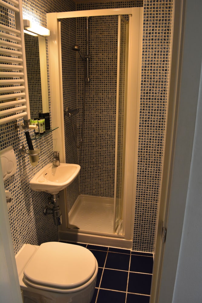 Studios 2 Let North Gower 65/75
