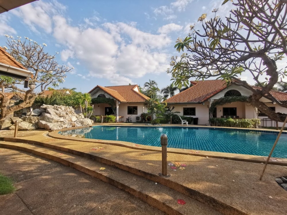 Thai Crystal Resident 43/50