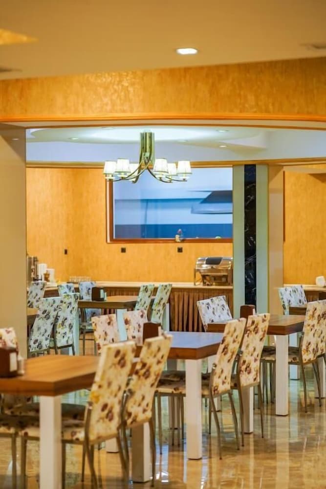 Natali Hotel 52/65
