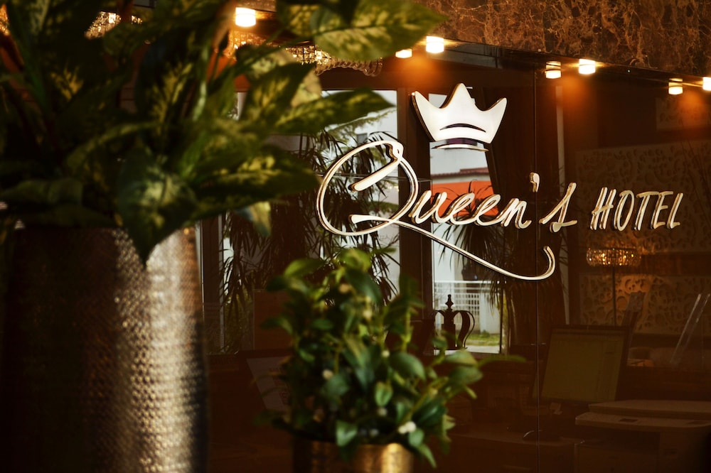 Queen S Hotel Skopje 47/49