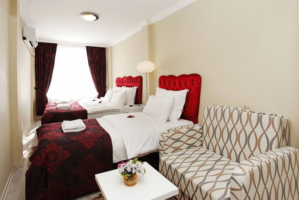 SPINEL HOTEL 12/50