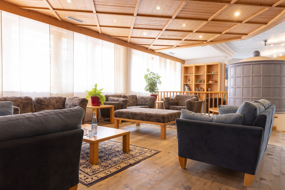 Hotel Alpine Mugon 37/42