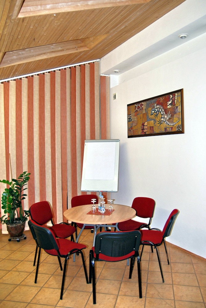 City Gate Hotel 43/49
