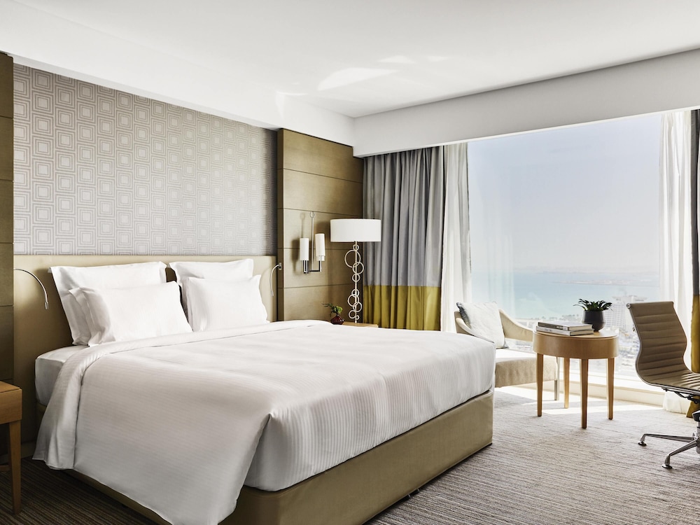 Pullman Doha West Bay 19/72
