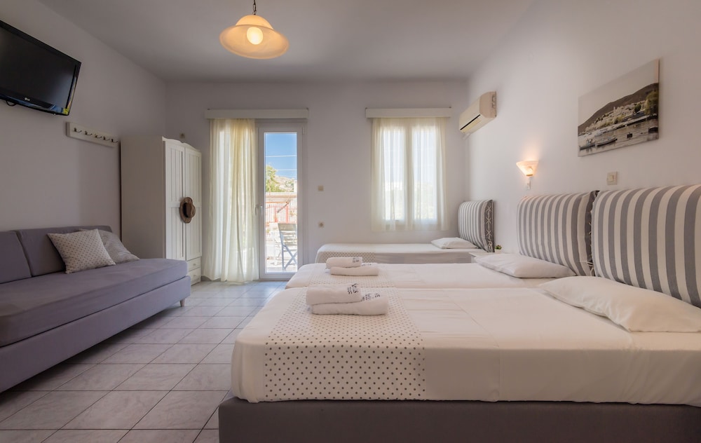Aeolis Hotel 9/32
