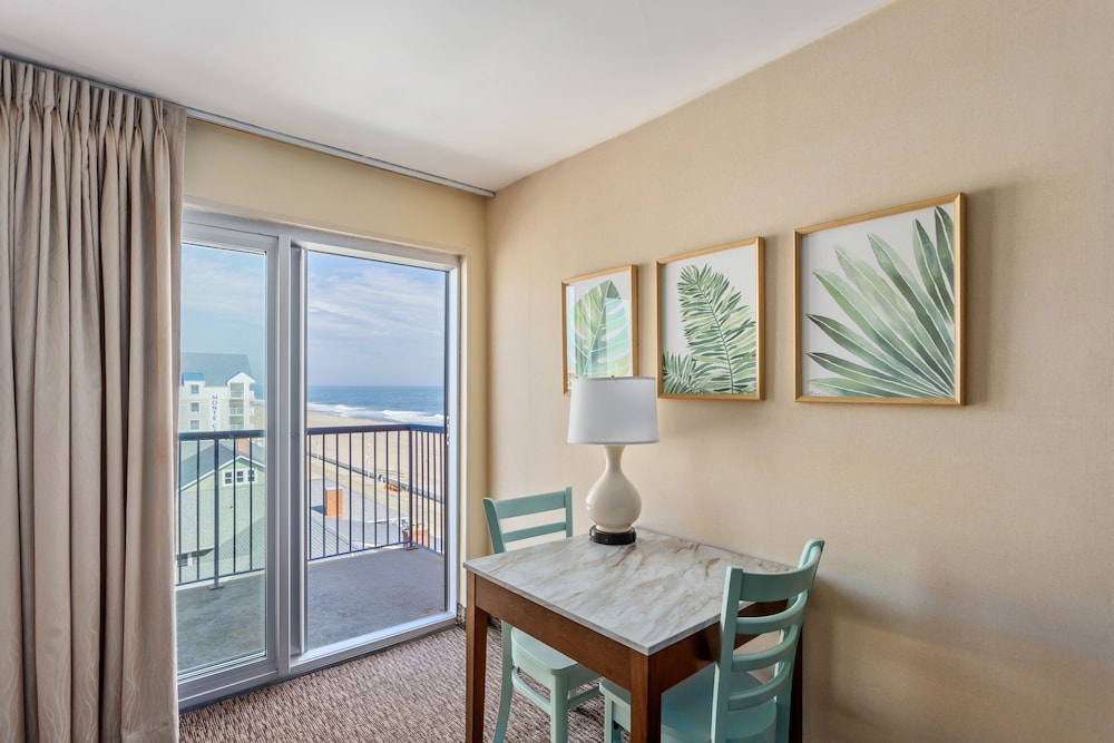 Americana Hotel Oceanfront 46/68