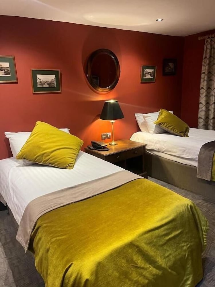 غرفة سوبيريور بسريرين منفصلين، Queens Court Hotel 5/7
