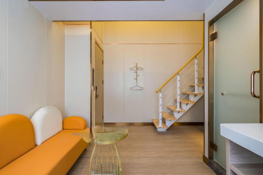 Dequan Luxury Hotel (Chaoyang High speed Railway Station Shilibao Subway Station Branch) 47/50