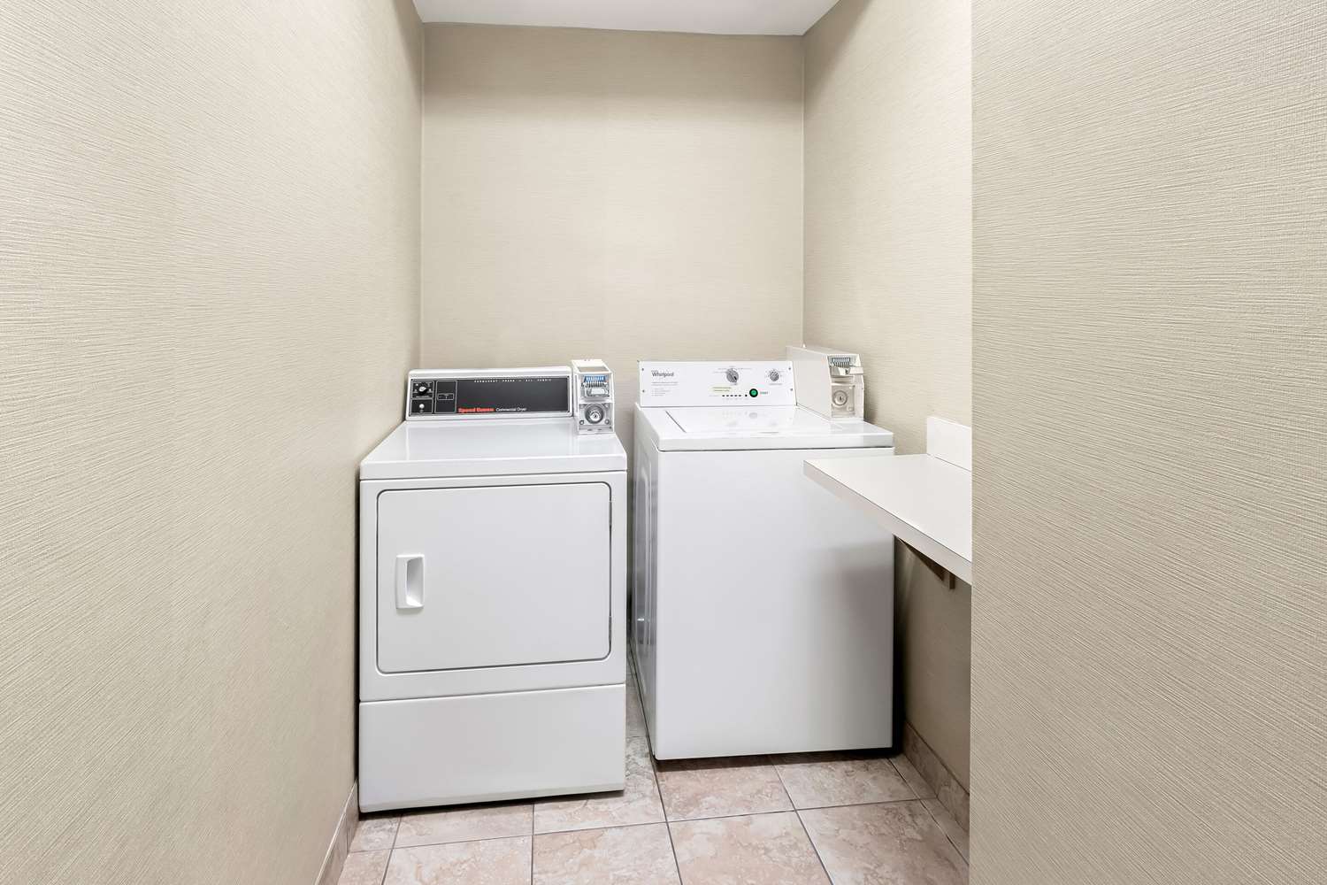 Comfort Suites Portland Airport 34/39