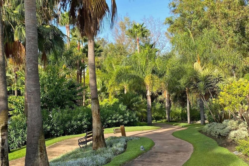 Alanda Hotel Marbella 70/72