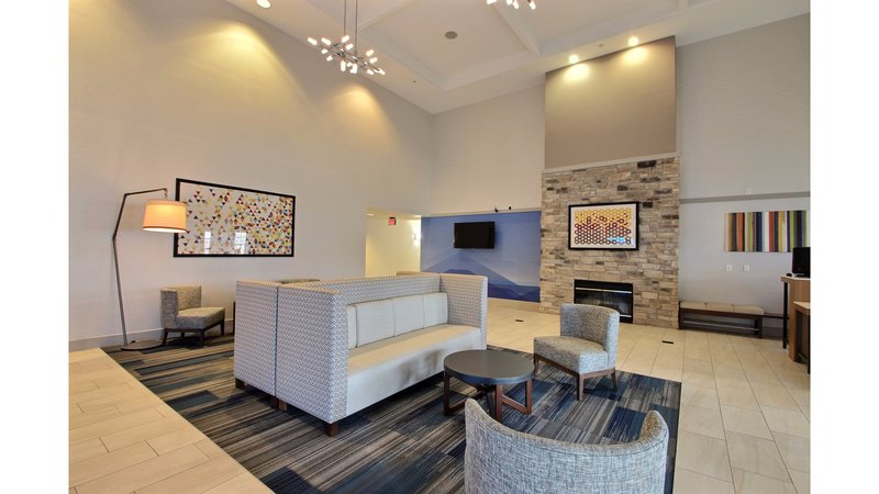 Holiday Inn Express Hotel And Suites Milwaukee Airport 54/74