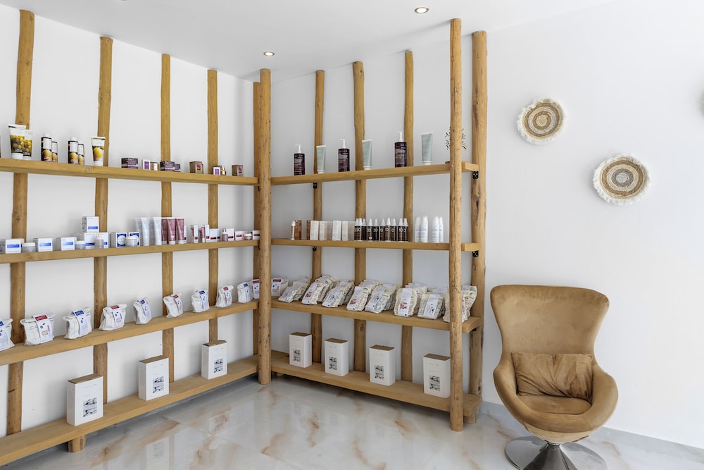 Alia Luxury Suites and Spa 152/169